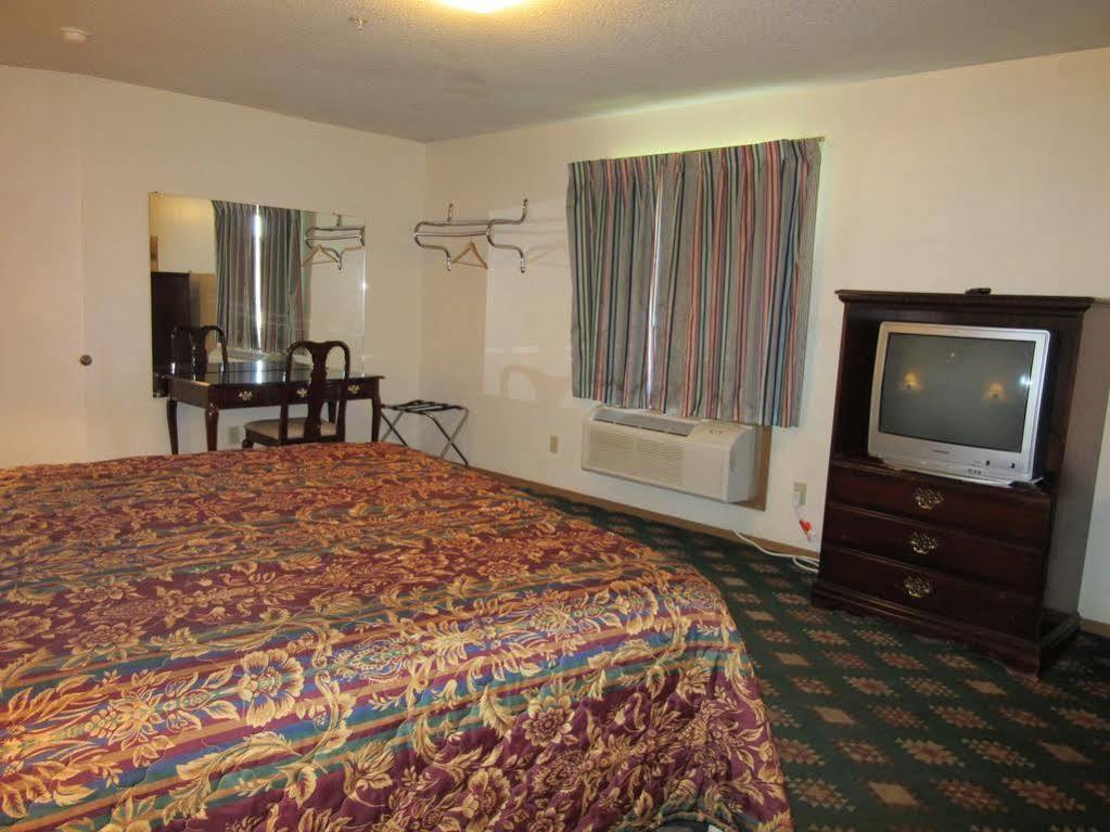 Western Holiday Motel Wichita Luaran gambar