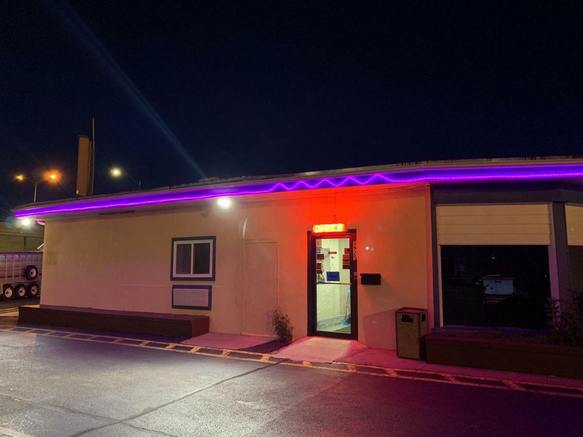 Western Holiday Motel Wichita Luaran gambar